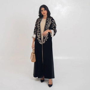 Abaya noire élégante avec broderie florale, cardigan musulman ouvert, tissu velours de luxe, robe abaya Dubaï - Product Image 1