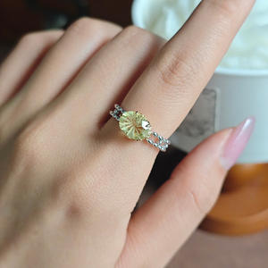 <span class=keywords><strong>Anillo</strong></span> <span class=keywords><strong>de</strong></span> novia <span class=keywords><strong>de</strong></span> plata esterlina entero abierto DISEÑO <span class=keywords><strong>DE</strong></span> seigong <span class=keywords><strong>de</strong></span> cristal amarillo <span class=keywords><strong>de</strong></span> Topacio azul natural tallado a <span class=keywords><strong>mano</strong></span> - Product Image 5