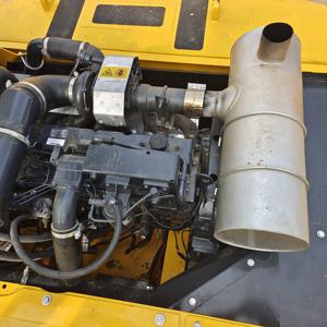 Mini-excavatrice sur chenilles Komatsu PC30MR d'occasion, 3 tonnes, moteur PLC, pompe, roulement, modèle 2023, bon état, moteur et boîte de vitesses japonais - Product Image 5