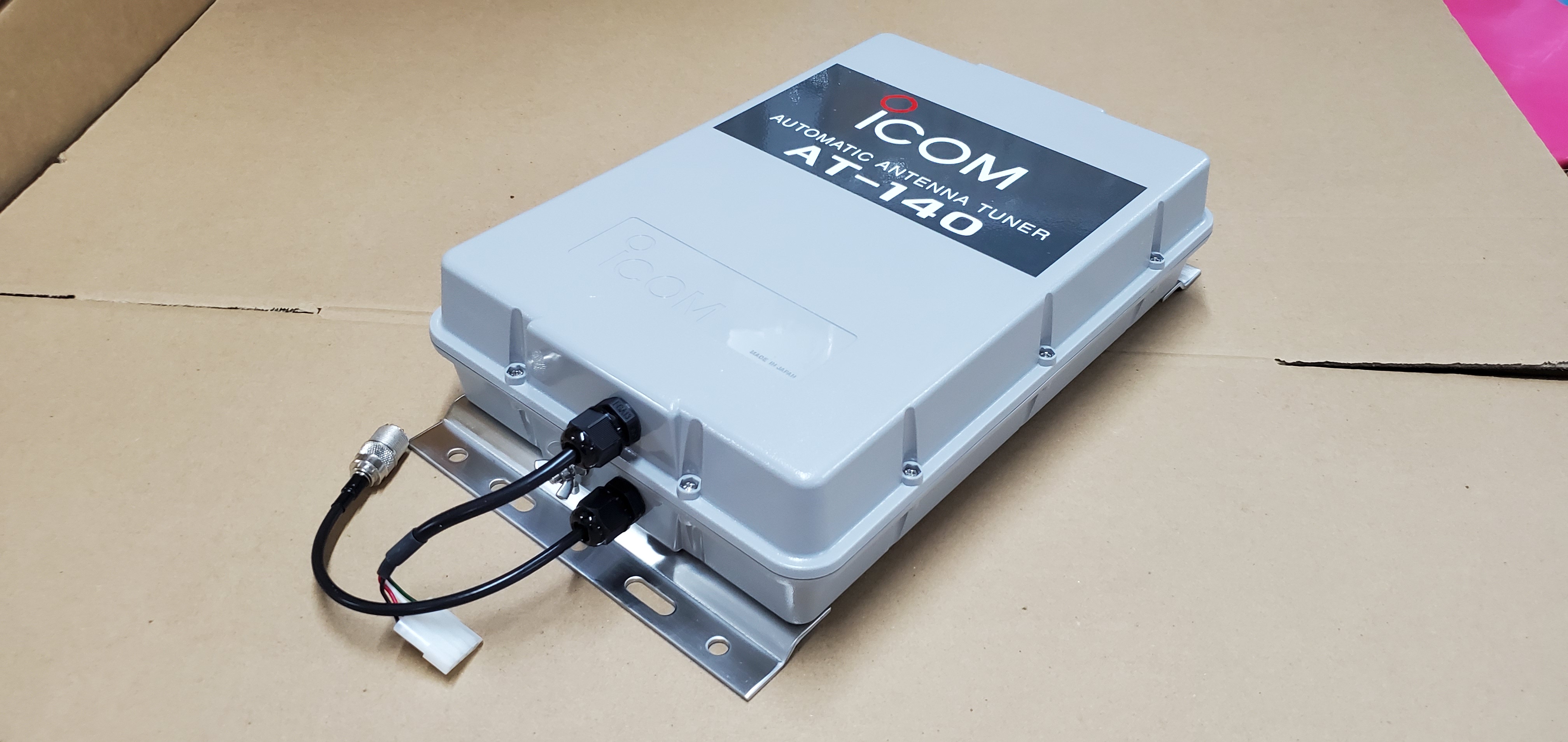ICOM AT-150 フルオートマチックアンテナチューナー Icom AT-150 HF Full Automatic Antenna Tuner - YouTube