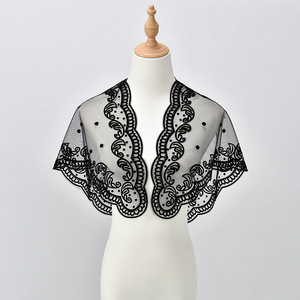 Lusso <span class=keywords><strong>pizzo</strong></span> <span class=keywords><strong>nero</strong></span> vergine maria motivo religioso ricamato sciarpa trasparente triangolo <span class=keywords><strong>scialle</strong></span> della chiesa per le donne - Product Image 1