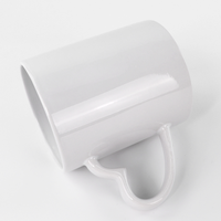 Mug en céramique blanc en forme de cœur de 11 oz avec impression par transfert thermique et design de poignée en forme de cœur