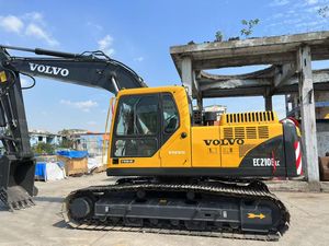 รถขุดตีนตะขาบ VOLVO EC210BLC มือสอง ขนาด 21 ตัน พร้อมเครื่องยนต์ Volvo แท้ สำหรับงานถนนและงานดิน - Product Image 2
