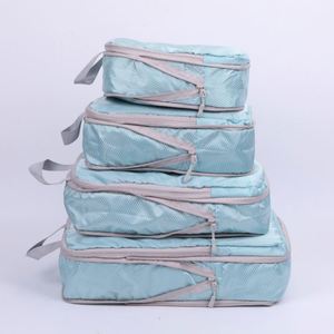 Sac de rangement cosmétique numérique en polyester quatre pièces, à poignée souple, étanche, avec fermeture éclair, pour voyage, et cubes de rangement pour vêtements - Product Image 3