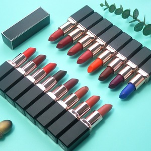 ปรับแต่งโลโก้ ลิปสติกวีแกน 16 สี ลิปสติกเนื้อครีมสีแดง ลิปสติกเนื้อแมทท์แบบกันน้ำ สีนู้ด ลิปสติกเนื้อมินเนอรัลแบบแท่ง รับผลิตแบรนด์ส่วนตัว - Product Image 1