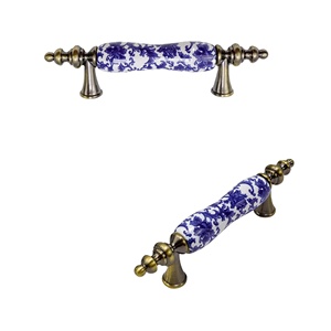 <span class=keywords><strong>Tiradores</strong></span> y pomos de cerámica florales azules antiguos orientales <span class=keywords><strong>para</strong></span> armarios y <span class=keywords><strong>cajones</strong></span> de estilo chino - Product Image 1