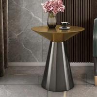 Table basse en métal avec structure en acier de luxe italien, design moderne pour salon, mobilier de hall d'hôtel, utilisation en coin de club, marque HY