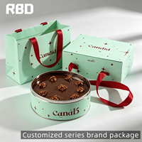 Ensemble d'emballage cadeau personnalisé avec impression de marque, ruban rouge, sac en papier, boîte cadeau, boîte en métal ronde, chocolat, dessert, bonbons, gâteau, logo personnalisé