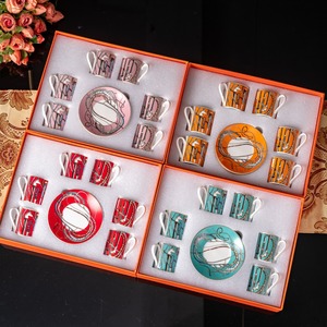 Juego de lujo de 6 tazas y platillos en colores vibrantes con exquisito patrón de cadena, servicio de café de porcelana, ideal para la hora del té y como regalo. - Product Image 6