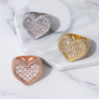 Bague en laiton avec zircon en forme de baguette, cœur, cluster, glacée, hip-hop, brillante, bijoux de mode pour femmes, cadeau de fête, vente chaude 2025