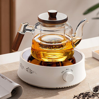 Carafe à thé et café minimaliste en verre borosilicate de haute qualité, résistante à la chaleur (800 ml), avec infuseur et base en bois massif, personnalisable avec logo.
