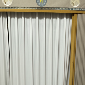 Cortinas de hotel opacas personalizadas, cortinas plisadas ignífugas, accesorios de procesamiento incluyen - Product Image 1