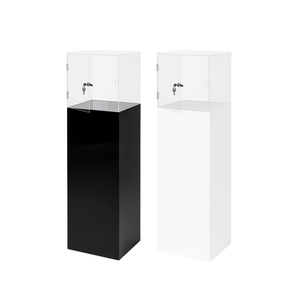 Vitrine carrée sur pied en acrylique sur mesure avec serrure pour boutiques, musées et présentoirs de plinthe - Product Image 2