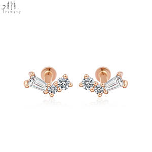 Nouvelle Arrivée - Boucle d'Oreille Fine en Or Massif 14K avec Diamant Naturel, Design Élégant et Brillant pour Usage Quotidien - Product Image 4