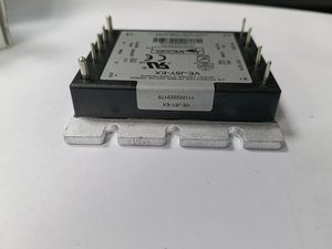 VE-J5Y-EX Módulo de media ladrillo aislado DC-DC de 50W, 100-200V a 3.3V 15A 3kV - Product Image 4