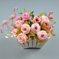 Bouquets de petites roses artificielles en soie à 7 têtes avec feuilles d'eucalyptus pour la décoration de la maison, du bureau et des mariages - Vente directe usine
