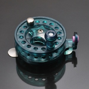 Moulinet de pêche à la mouche série 6000, corps en plastique noir, utilisation main droite, avec frein réglable et commutateur gauche/droite - Product Image 1