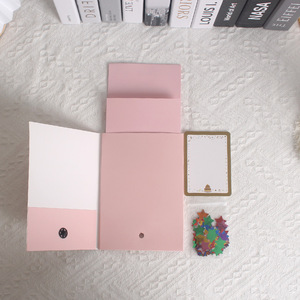 Carte de vœux pop-up rectangulaire en papier avec vernis mat pour anniversaire - Product Image 4