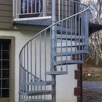 Escalier en colimaçon préfabriqué pour intérieur, design acier-bois, gain de place, pour entrepôt industriel - Durable et sûr