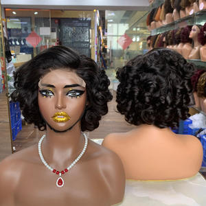 Perruque Courte Bouclée en Cheveux Humains Prix de Gros, Cheveux Brésiliens SDD 12 Pouces, Boucles Volumineuses, Perruques à Fermeture en Dentelle 5*5 - Product Image 3