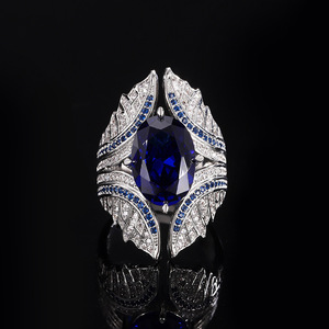 Anello da Cocktail con Zircone Ovale e Ali, Placcato in Rame, Regolabile, Gioiello con Gemma per Donne - Product Image 3