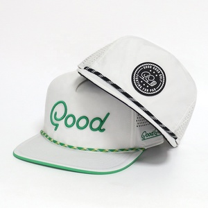 고품질 맞춤형 로고 레이저 커팅 구멍 뚫린 로프 장식 스포티 아웃도어 남성용 플랫 챙 5 패널 골프 캡 - Product Image 4