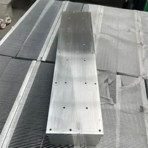 Dissipateurs thermiques de corps en aluminium carrés à led haute puissance d'extrusion personnalisée