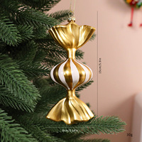 Ornamen Pohon Natal 3D Resin Emas Putih Mewah, Kereta Santa, Donat, Permen, Balon Udara Panas, Dekorasi Gantung Natal Grosir