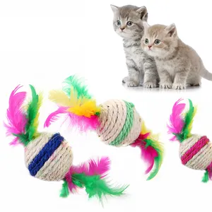 고양이 마우스 고양이 장난감을위한 재미있는 깃털 사이잘삼 스크래처 대화 형 볼 장난감
