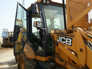 Chargeuse-pelleteuse d'occasion JCB 3CX, modèle 2015, capacité de charge nominale de 15 tonnes, moteur CAT, puissance de 92 kW, utilisée aux États-Unis, excavatrice rétro à vendre - Product Image 4