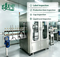 Inspection automatique de la production de spiritueux avec vérification de la position des étiquettes de bouteille, détection des défauts d'impression et inspection de l'inclinaison des bouchons