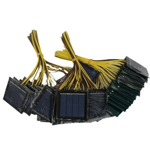 แผงโซลาร์เซลล์ขนาดเล็ก 54x54 มม. 2V โพลีคริสตัลไลน์ซิลิคอน แผ่นโฟโตโวลตาอิกแบบยืดหยุ่นเคลือบอีพ็อกซี่ สำหรับชาร์จแบตเตอรี่ - Product Image 1