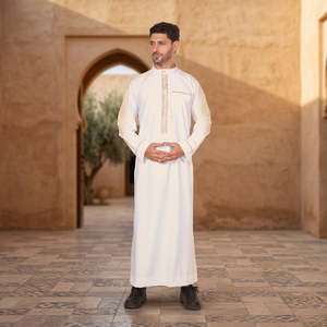 Thobe Kandura blanc de qualité supérieure pour hommes avec panneau frontal brodé, robe traditionnelle arabe à manches longues pour les Émirats arabes unis, l'Arabie Saoudite et les pays du Golfe - Product Image 1