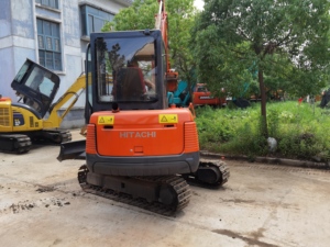 Hitachi 30U Crawler Excavator Black Compact Hydraulic Mini Excavator - Product Image 1