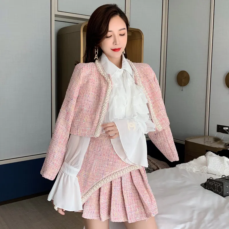 शरद ऋतु और सर्दी कोरियाई सर्वश्रेष्ठ बिक्री फैशन सफेद शर्ट लंबी आस्तीन शीर्ष कोट शॉर्ट प्लीटेड प्रोम महिलाओं के 3 पीस सेट कपड़े के साथ