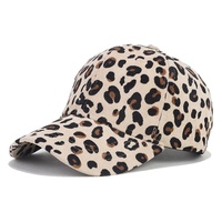 Casquette de baseball brodée tendance avec coutures élégantes et finition intérieure soignée, idéale pour les sorties courtes et le shopping