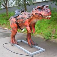 Manège de dinosaure animatronique réaliste pour enfants dans un parc d'attractions