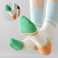 Chaussettes de sport personnalisées quatre saisons pour femmes, respirantes et compressives, avec broderie de logo personnalisée et emballage