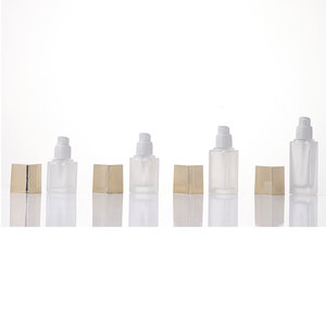 Flaconi in Vetro Classici Quadrati da 100ml, Trasparenti e Opachi, Confezioni di Lusso Personalizzate per Prodotti Skincare OEM/ODM - Product Image 3