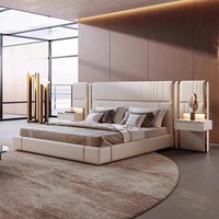 Lit King-Size en Cuir Véritable de Luxe avec Cadre en Bois Massif (3,3 m) - Style Luxe Léger, Dossier Souple Personnalisable pour Grandes Tailles