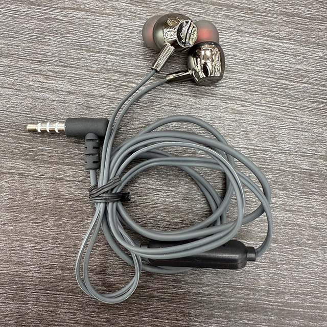 Professional In-Ear Wired Headphone Mic Simple Portable Universal Music Headset for Thread Earphones 3.5mm Interface Earphone