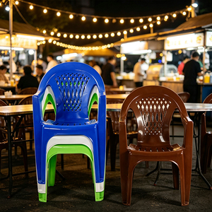 Sedia da Pranzo in Plastica Personalizzabile all'Ingrosso, Design Moderno e Minimalista per Arredamento Flessibile, Ideale per Riunioni in Giardino - Product Image 3
