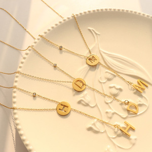 Nuova Collezione <span class=keywords><strong>Collana</strong></span> <span class=keywords><strong>con</strong></span> Ciondolo <span class=keywords><strong>Lettera</strong></span> <span class=keywords><strong>M</strong></span> D H in Oro 18k <span class=keywords><strong>con</strong></span> Catena Regolabile Gioielli Delicati per Donne - Product Image 2