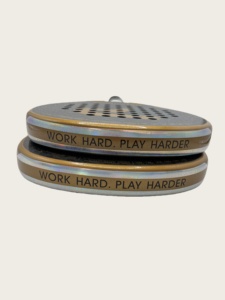 พร้อมจัดส่ง ไม้พายปาเดลคาร์บอนไฟเบอร์ 12K สีทอง/น้ำเงิน ขนาด 38 มม. พร้อมเคลือบด้าน+ผิวสัมผัสแบบฟรอสต์ หัวไม้ทรงเพชร สำหรับมืออาชีพ - Product Image 4