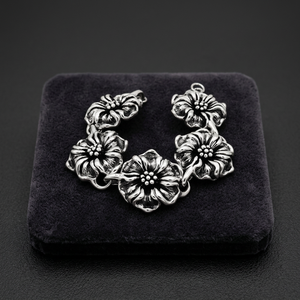 กำไลข้อมือเงินแท้ 925 ลายดอกไม้สไตล์โรแมนติก ดีไซน์ดอกไม้ประณีต - Product Image 3
