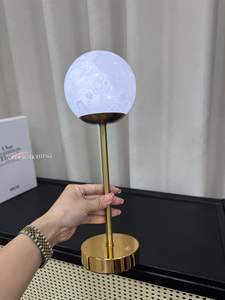 Vente en gros de lampes LED rechargeables étanches IP65 pour le camping, la randonnée et les activités de plein air, avec variateur de luminosité progressif, interrupteur tactile, métal, simplicité moderne - Product Image 3