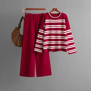 Зимний вязаный комплект Blubelle для женщин: свитер в полоску с круглым вырезом + брюки с широкими штанинами, комплект из двух предметов - Product Image 3