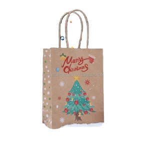 Sacs en papier de Noël de luxe recyclables avec poignée et logo en relief/en creux pour l'emballage de cadeaux de boutique et les cadeaux de fête - Product Image 3