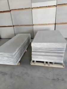 Panneau de ciment renforcé de fibres lisses QINGTAI, moderne, ignifuge, haute résistance, 8 mm d'épaisseur, imperméable, pour murs extérieurs d'hôtels - Product Image 5