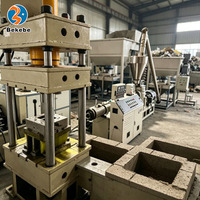 Machine entièrement automatique de fabrication de briques en plastique recyclé, ligne de production de blocs de pavage écologiques à emboîtement hydraulique haute pression